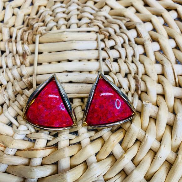 Vintage 90s 3D Triangle Earrings Studs Red Gold - Picture 1 of 3